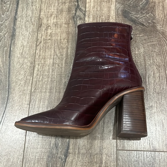 Topshop Croc Leather Booties (Made in Spain) - Picture 7 of 13